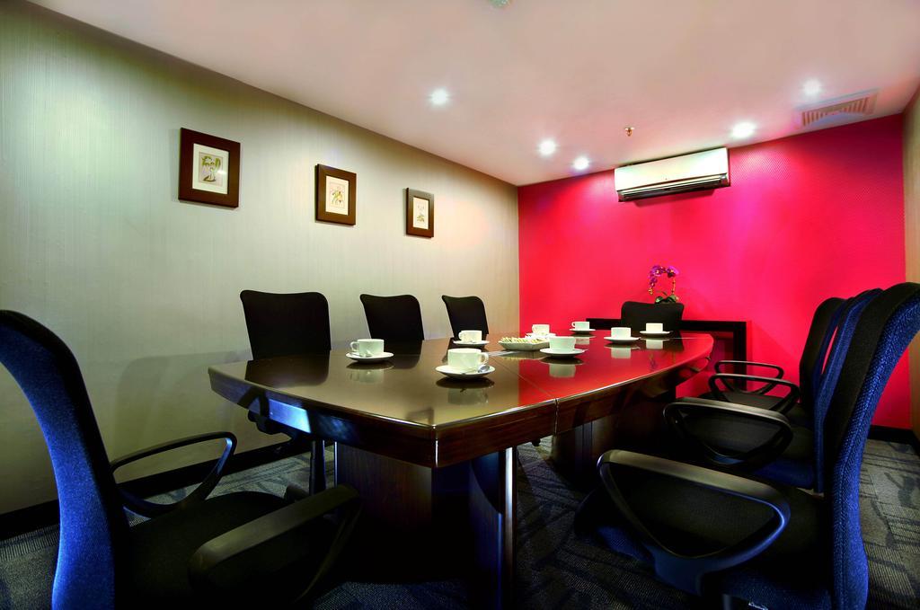 Swiss-belinn Wahid Hasyim 3*